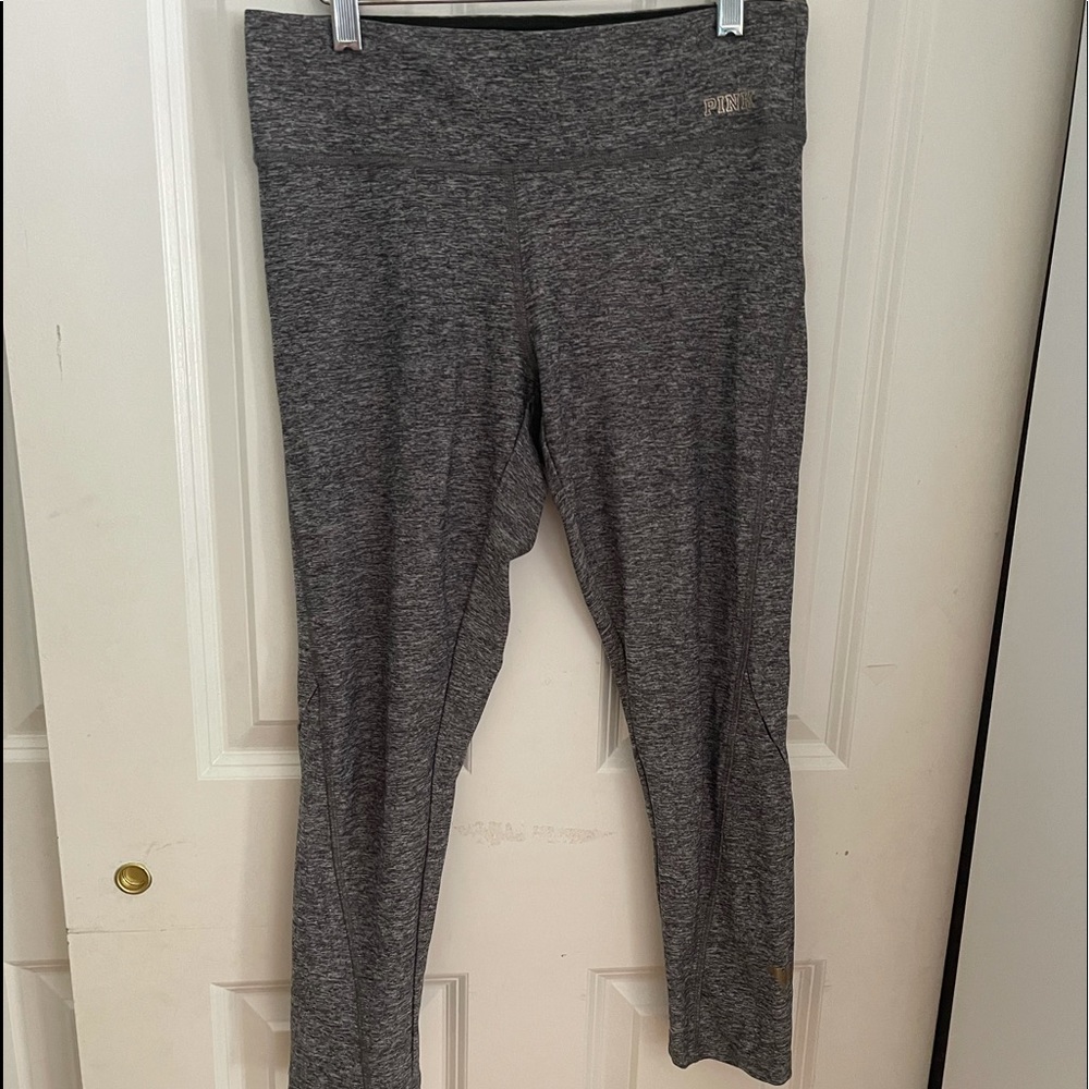 PINK Victoria’s Secret 3/4th leggings Size small
